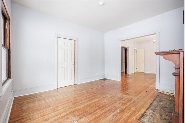 Building Photo - 500 Oxford St