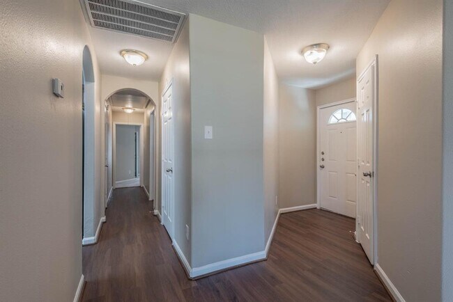 Building Photo - 10233 Azalea Village Dr