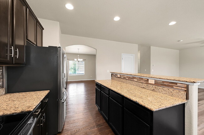 Building Photo - $2,450 - 4 Bed, 2.5 Bath Home with Fenced ...
