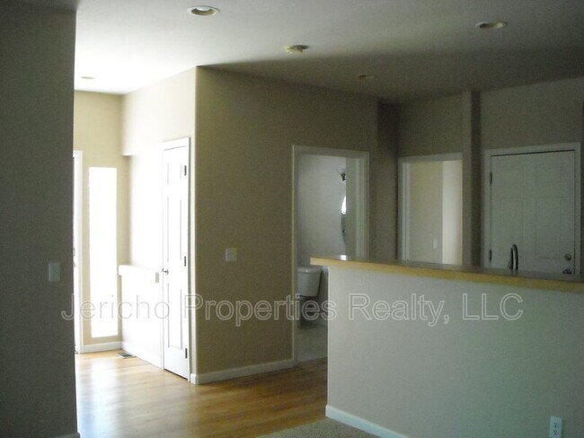 Building Photo - 5357 Balsam St