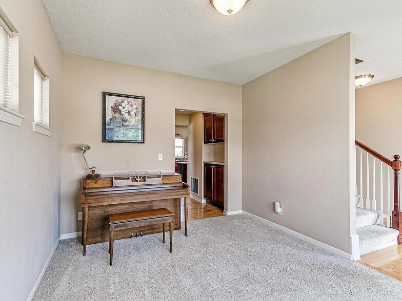 Building Photo - 15222 Aurora Cir