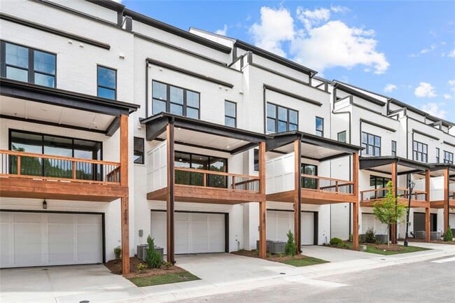 Building Photo - 2040 Juliette Ave