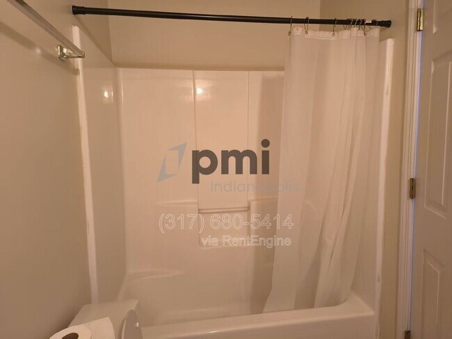 Building Photo - 2871 S Walnut Street Pike