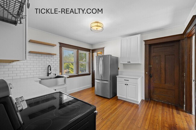 Building Photo - 15-17 Roosevelt St