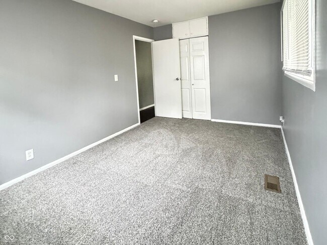 Building Photo - 4033 Biscayne Rd