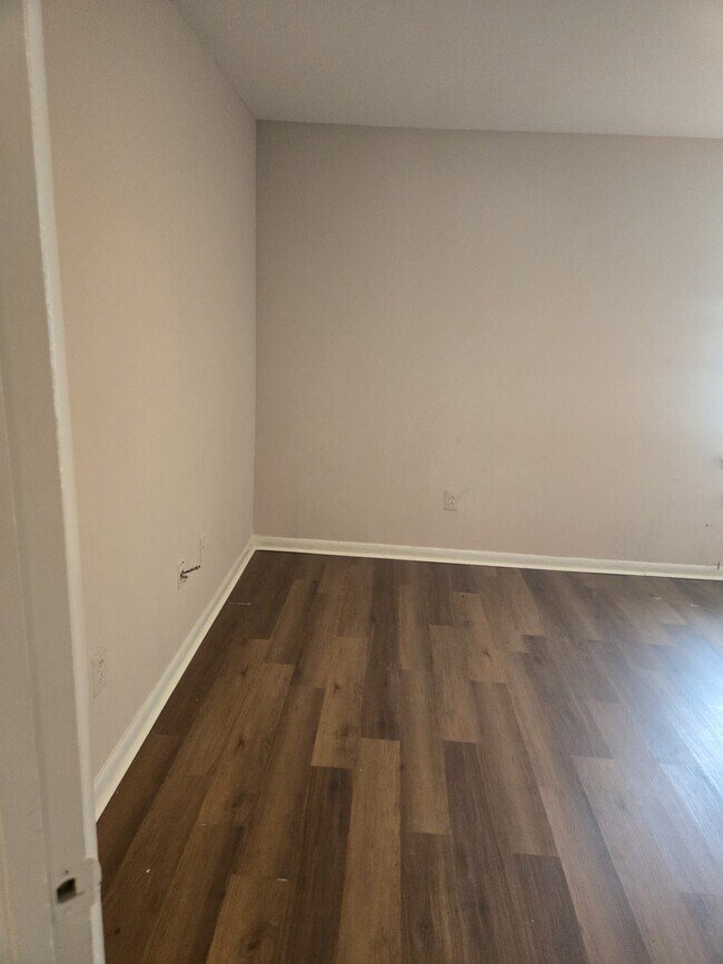 Building Photo - 881 N 41st St