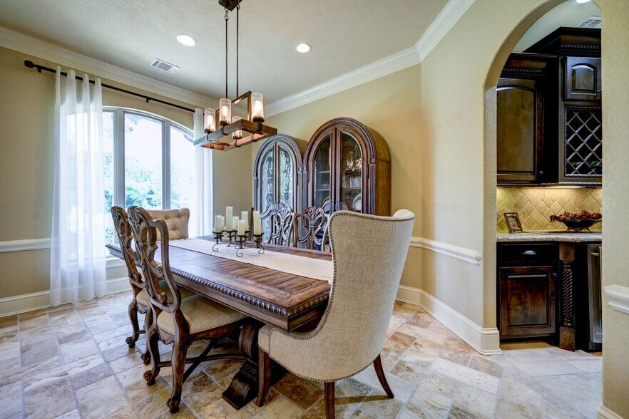 Building Photo - 4434 Chateau Creek Way