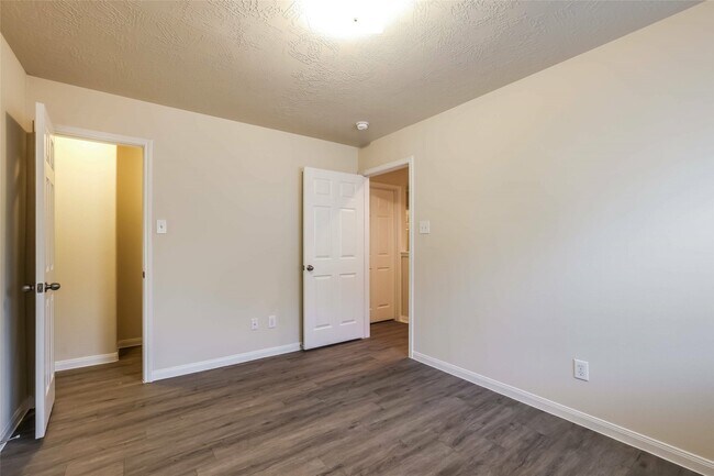 Building Photo - 5422 Rio Sabinas St