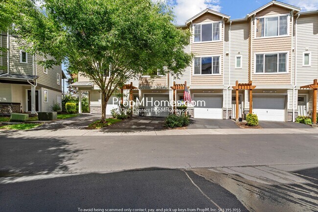 Building Photo - Two Bedroom Condo in Progress Ridge - Lake...