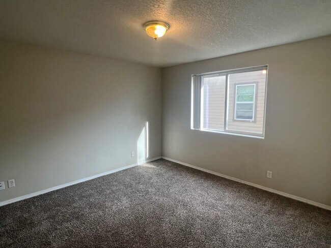 Building Photo - 1041 8th Ave