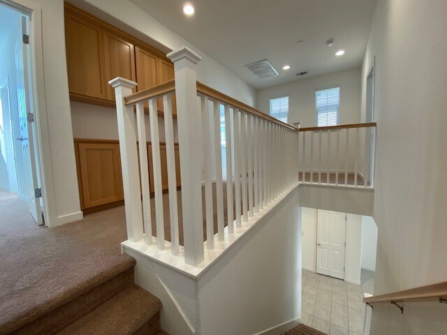 Building Photo - Beautiful New Home For Rent in Roseville!