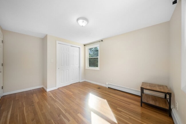 Building Photo - 221 Totten Pond Rd