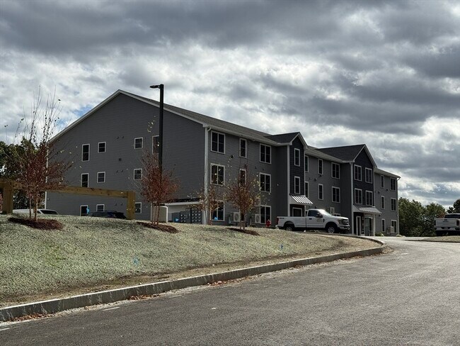 Building Photo - 251 Sladen St