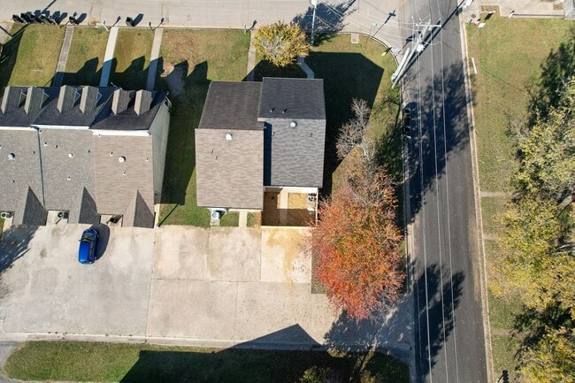 Building Photo - Nice Rental in Central Decatur!