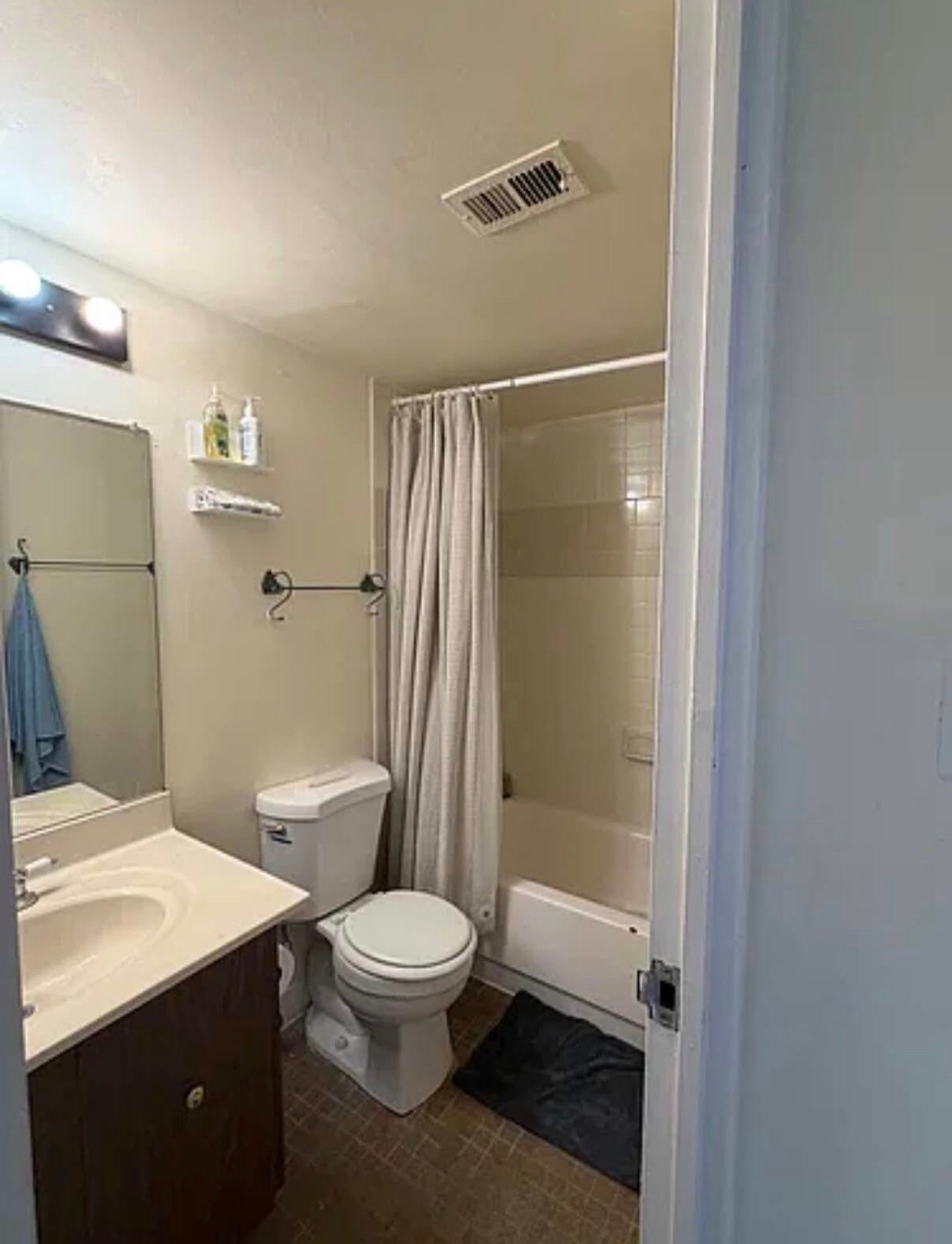 Building Photo - 3101 S Manchester St