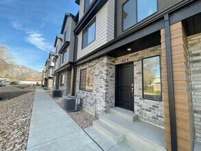 Building Photo - Brand New 4-Bed/3 Bath Town Home