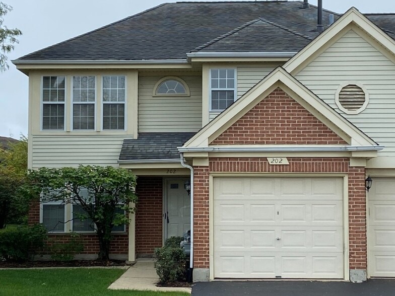Building Photo - 202 E Fabish Dr