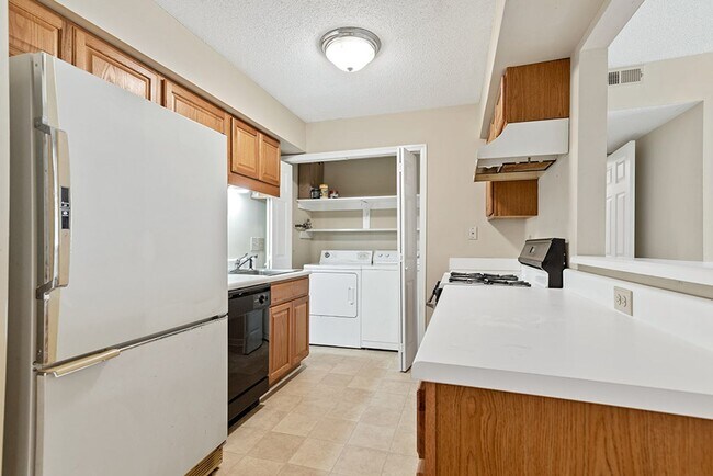 Building Photo - Location, Location, Location!