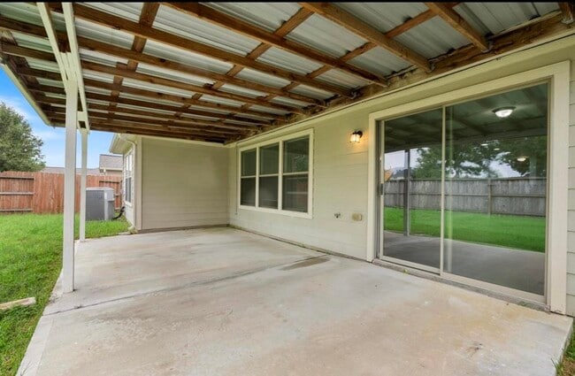 Building Photo - 16119 Peach Bluff Ln