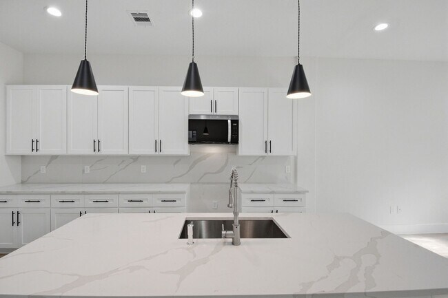 Building Photo - 3320 Francis St