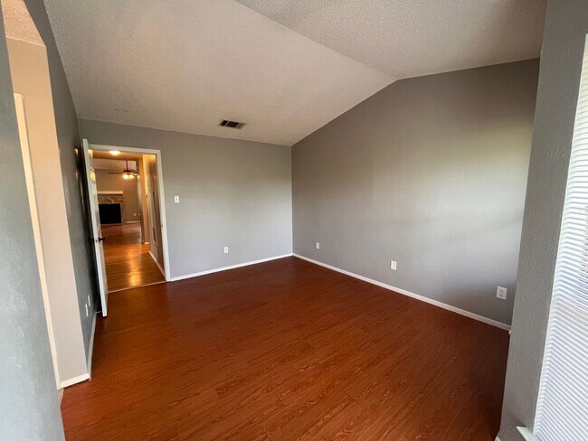 Building Photo - 5309 Indio Dr