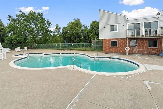 Building Photo - 400 Governors Dr