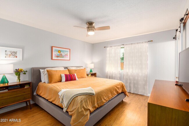 Building Photo - 3809 W Cholla St