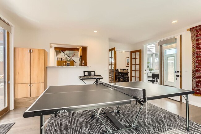 Building Photo - Peaceful 4 BDR Retreat in West Boulder