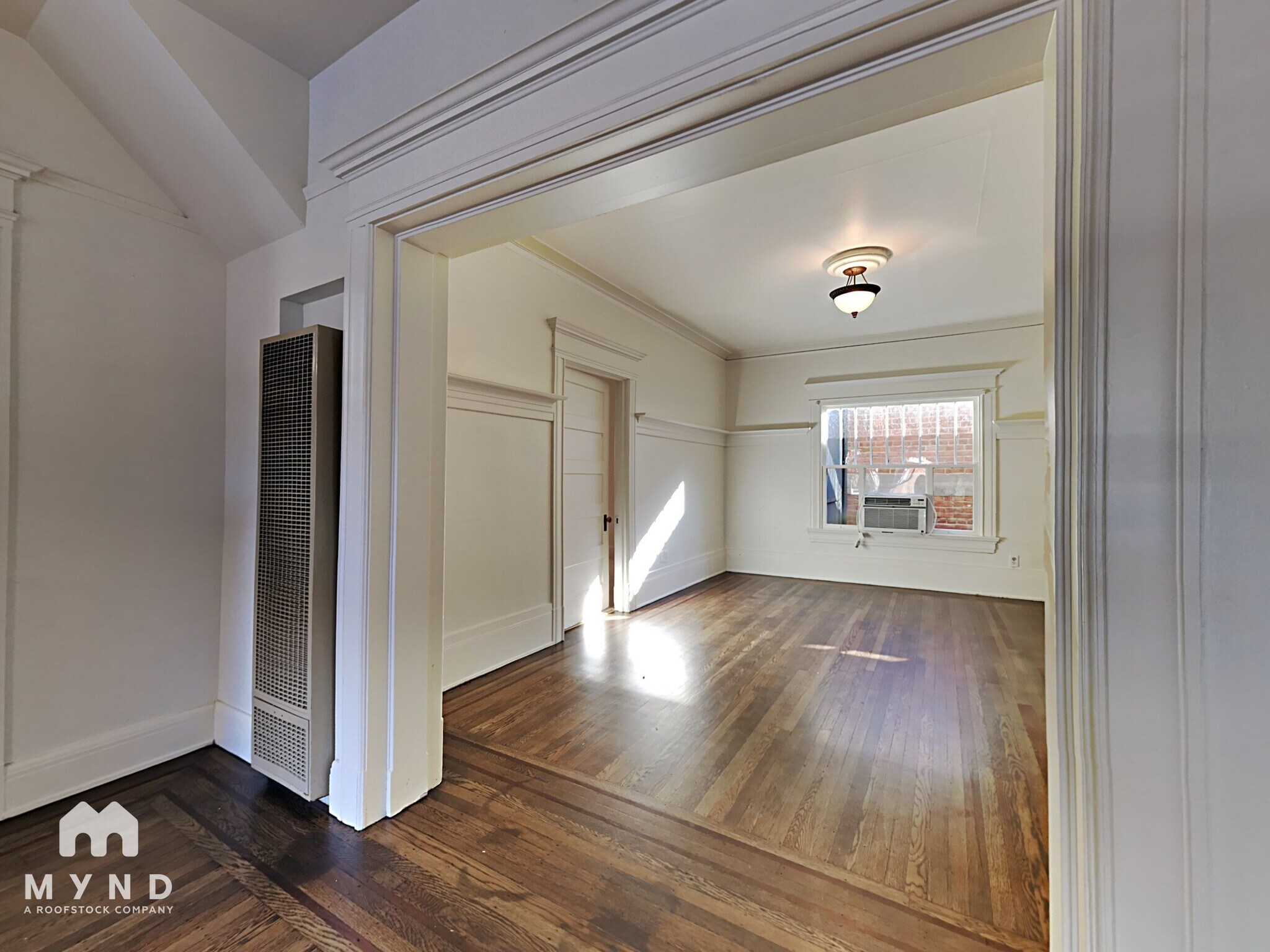Building Photo - 819 14th St