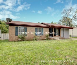 Building Photo - 6 Parkridge Dr