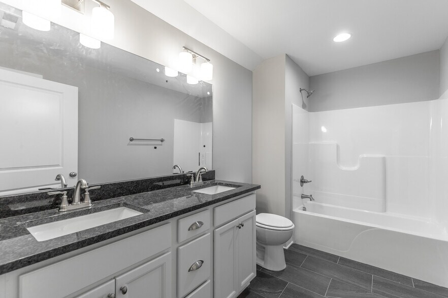 Building Photo - 4646 Heiskell Dr