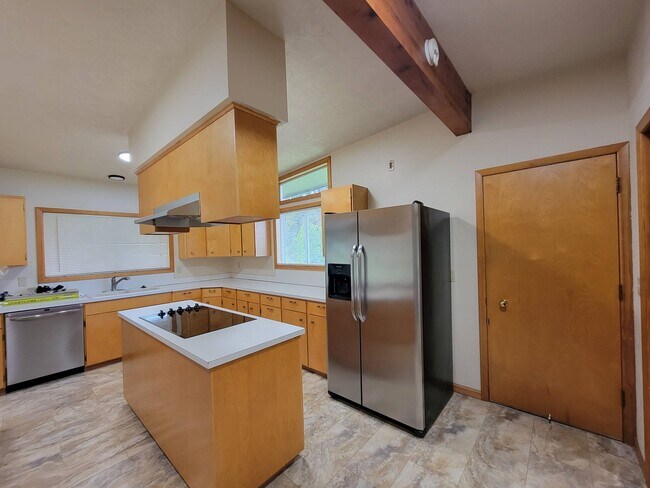 Building Photo - 305 N Quincy Pl