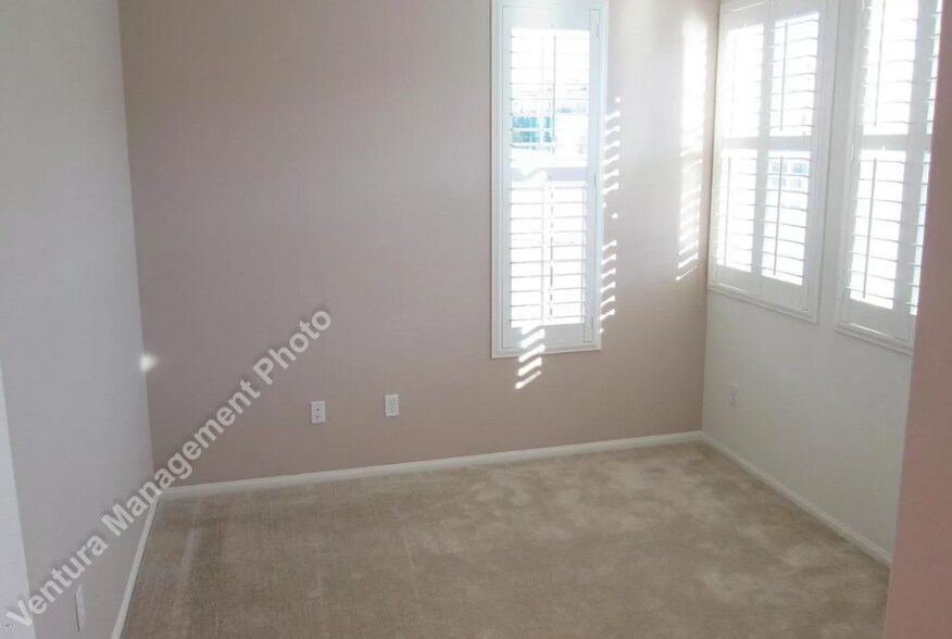 Building Photo - 523 Pioneer St