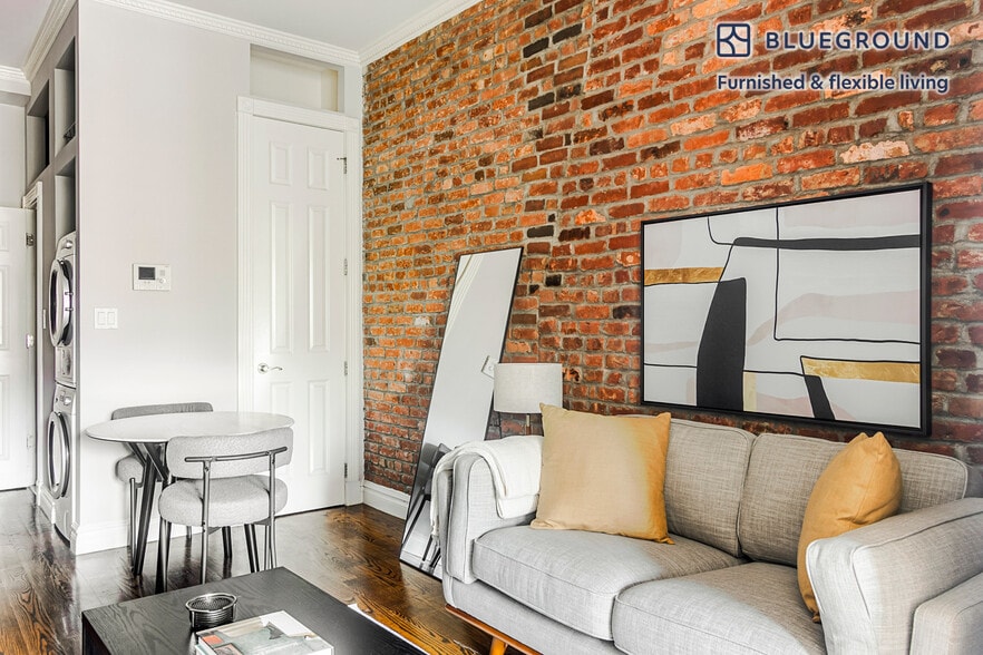 Building Photo - 234 E 14th St