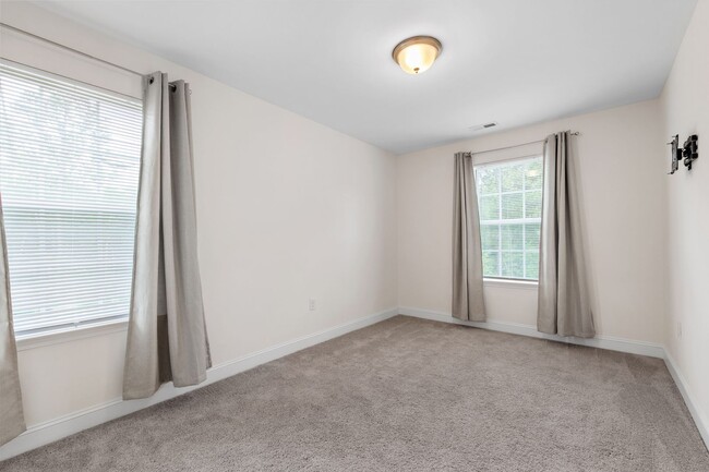 Building Photo - Spacious 3-Bedroom Townhome in Durham!