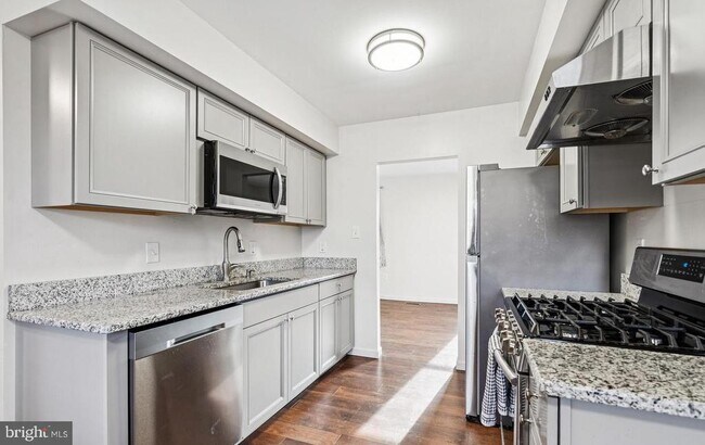 Building Photo - 715 Cooper Landing Rd