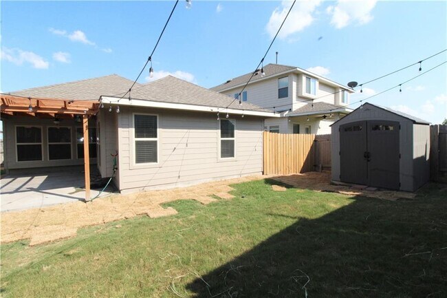 Building Photo - 323 Windswept Wy