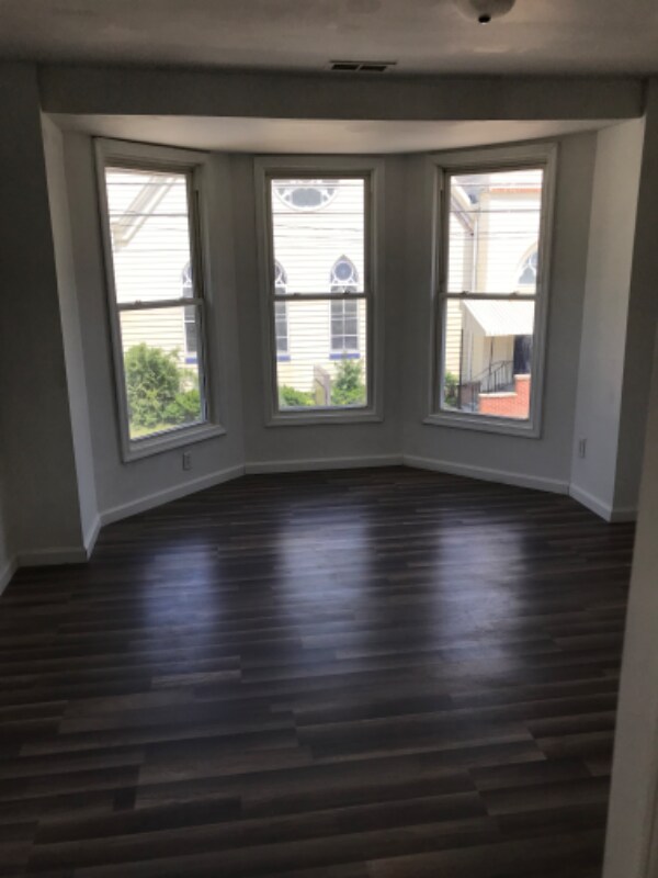 Building Photo - 400 W McNeal St