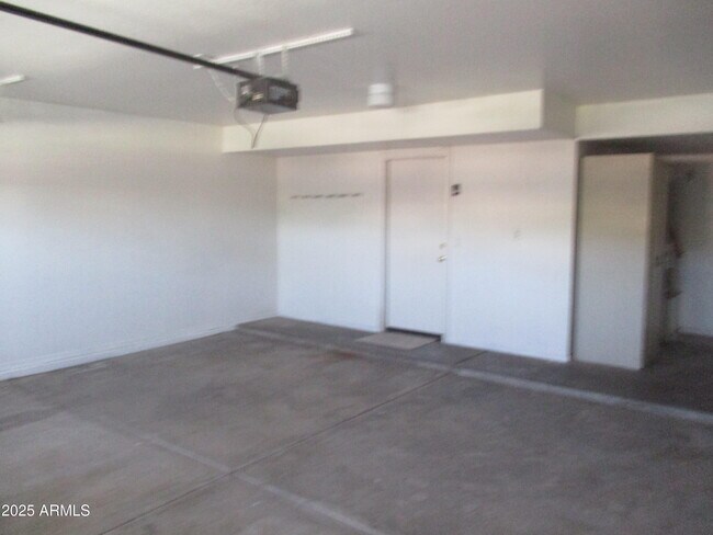 Building Photo - 10359 W Dana Ln