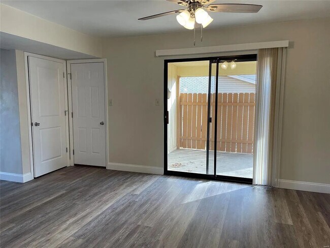 Building Photo - 711 Plankway Dr