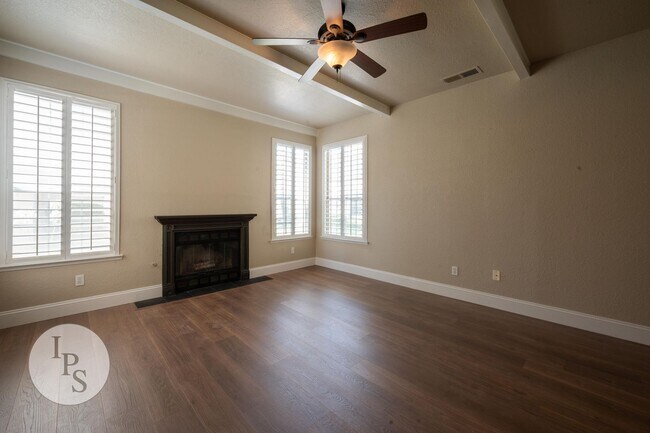 Building Photo - Move in by September 1st and get the rest of August FREE! North Fresno Villa San Marcos Apt, 2BR/...