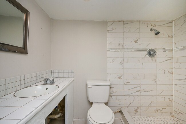 Building Photo - 1507 Laird St