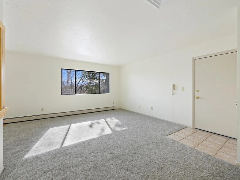 Building Photo - 1140 Walnut Ave