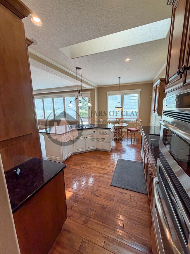 Building Photo - Luxurious Woodburn Residence | Main-Floor Primary Suite & Butler's Pantry
