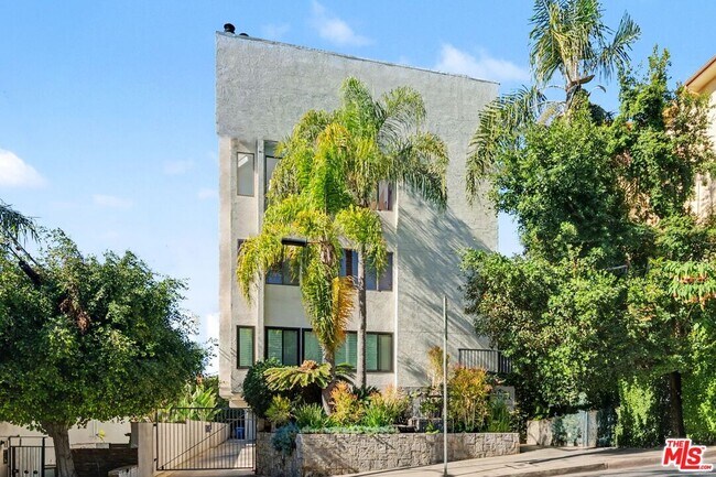 Building Photo - 1021 Westmount Dr