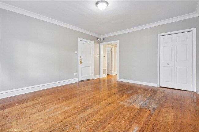 Building Photo - 5041 W 18th St