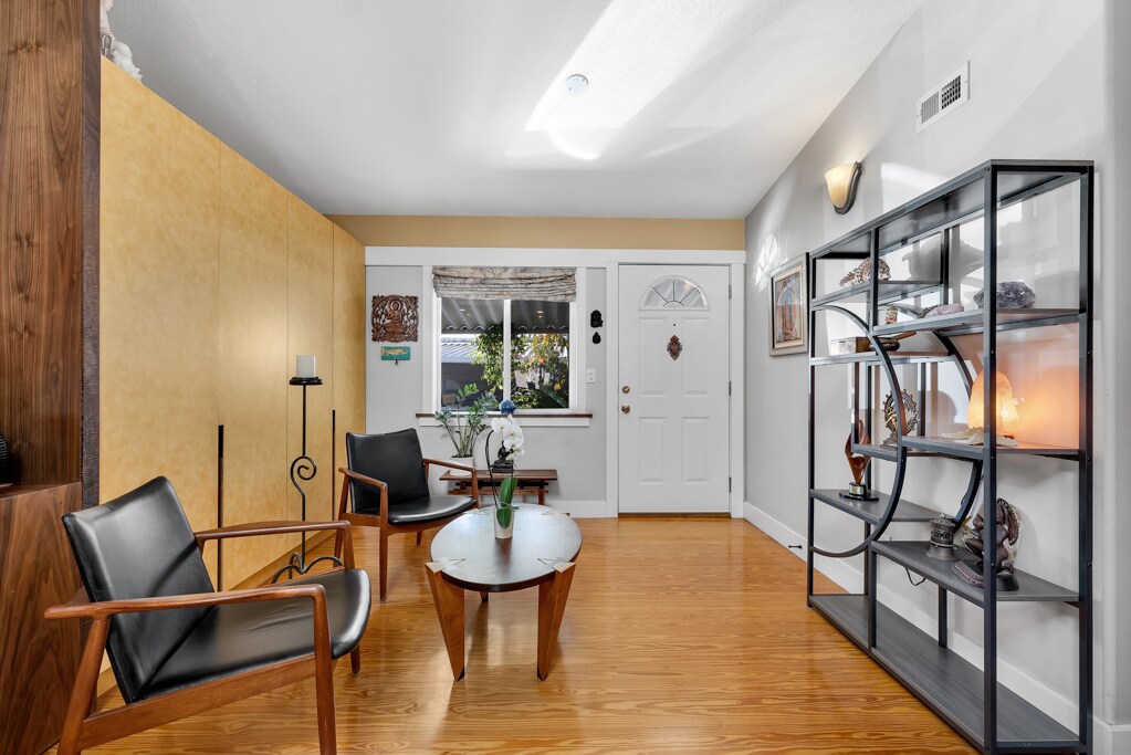 Living room - 171 Comanche