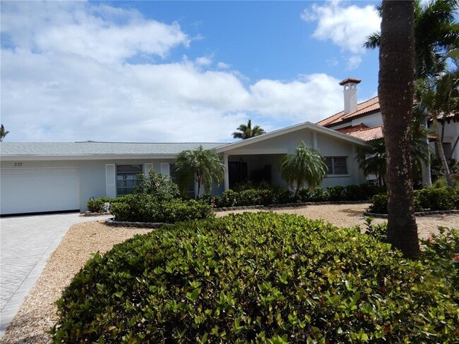 Building Photo - 337 1st St W