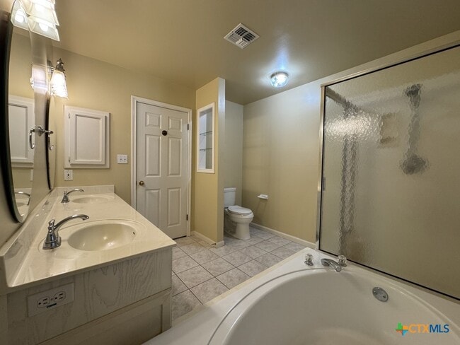 Building Photo - 304 Ashland Creek