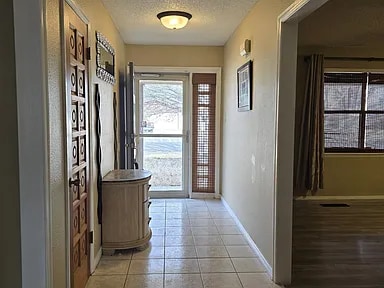 Building Photo - 906 Pearson Dr